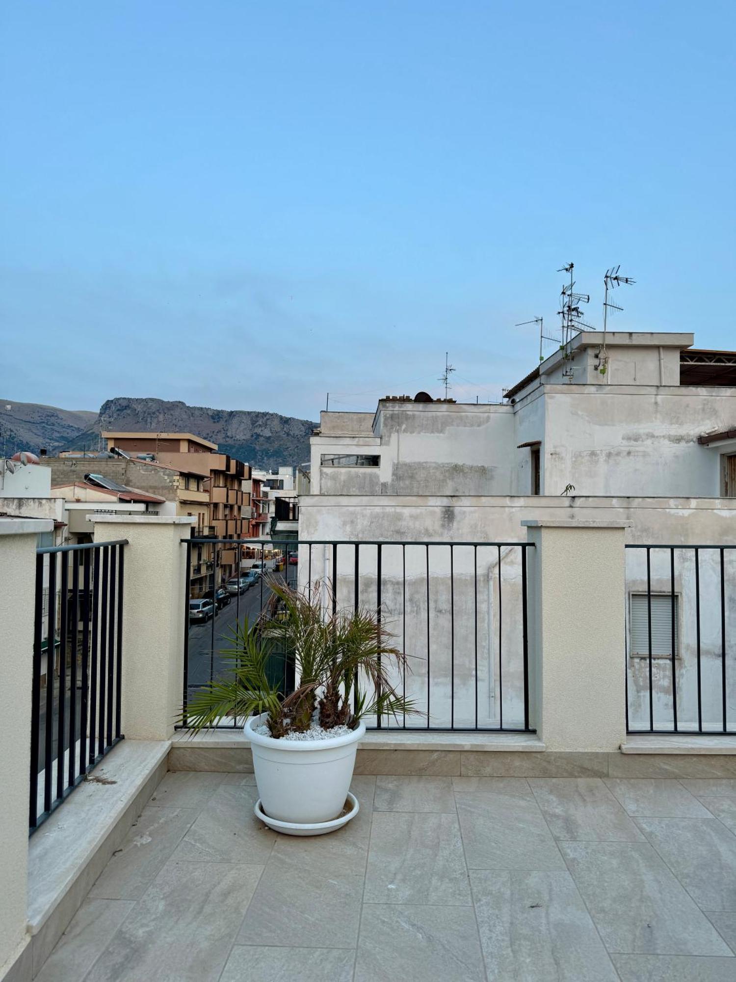 Terrasini Center Apartments Extérieur photo
